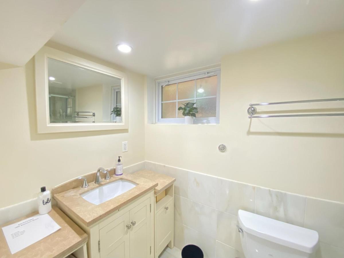 Comfy Basement Home 2 Bdrm1Den 3Queen Beds Вашингтон Экстерьер фото
