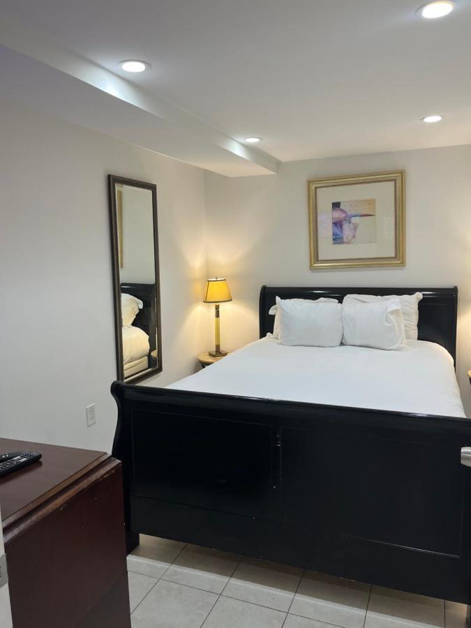 Comfy Basement Home 2 Bdrm1Den 3Queen Beds Вашингтон Экстерьер фото