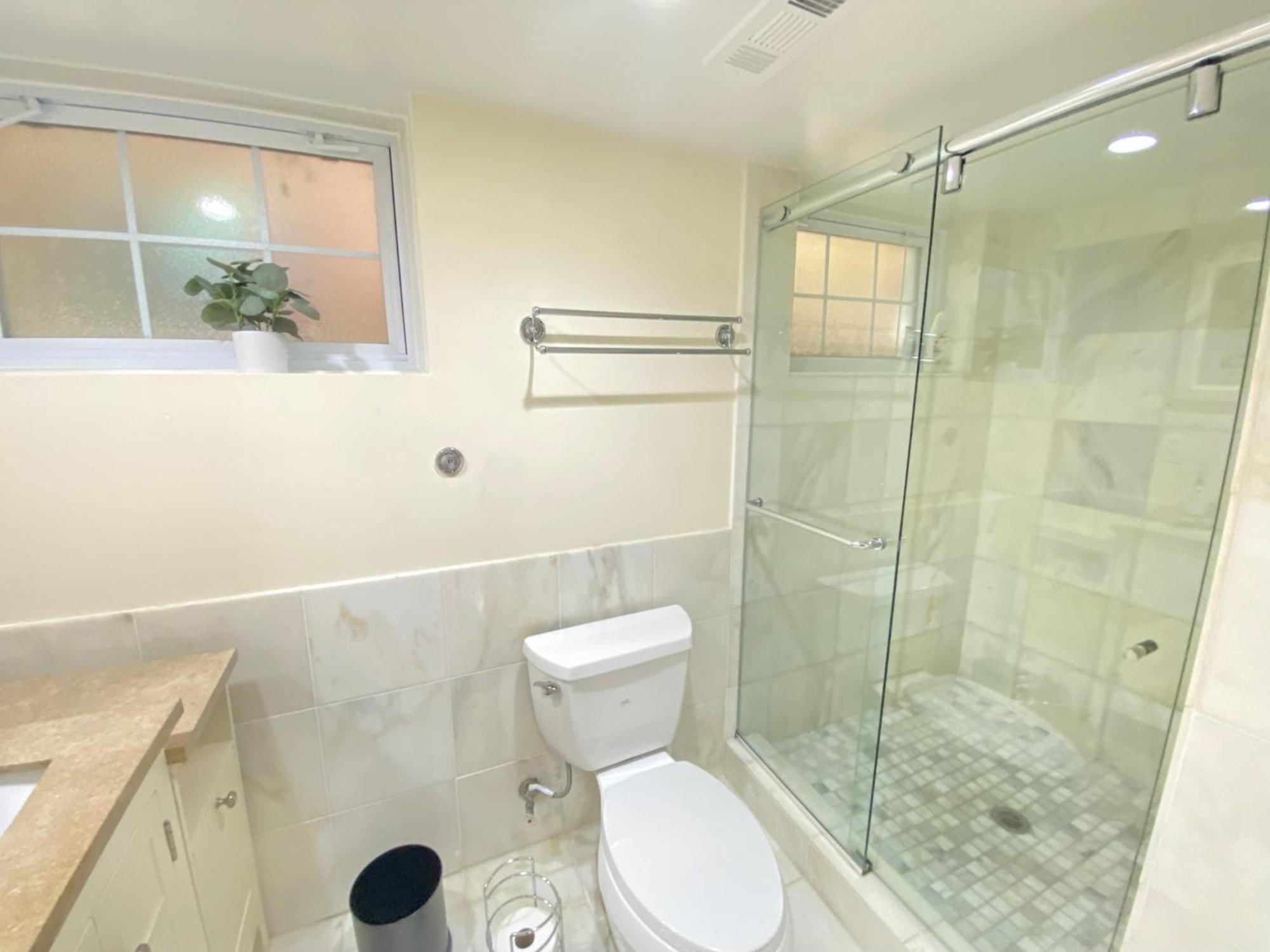 Comfy Basement Home 2 Bdrm1Den 3Queen Beds Вашингтон Экстерьер фото